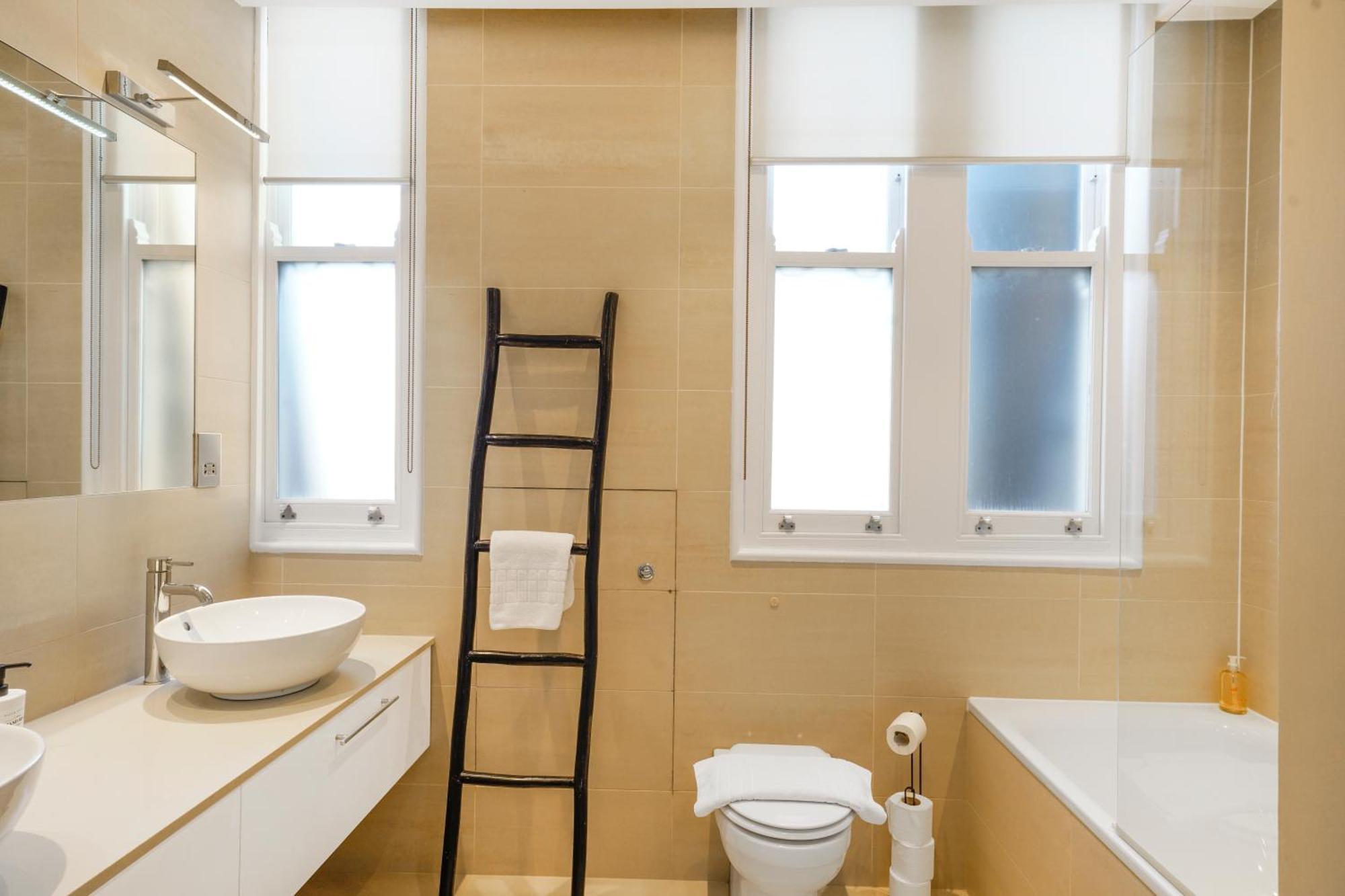 Spacious And Modern 4 Beds Home In Kensington London Ngoại thất bức ảnh